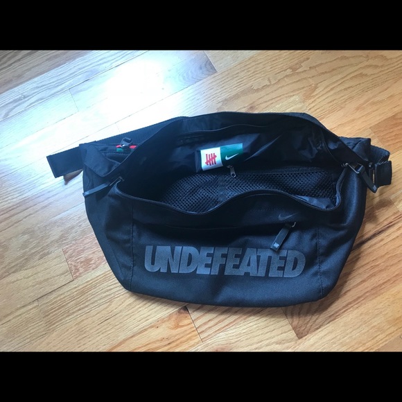 nike undefeated fanny pack